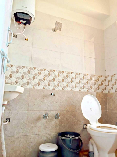 Bathroom 4, Hotel White House, Ahmadabad