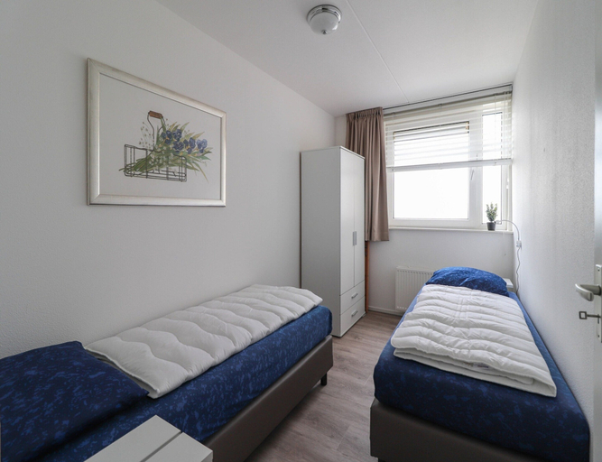 Room 2, Sun-facing Apartment With Ijsselmeer Views, Wûnseradiel