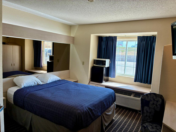Bedroom 4, Chadron Inn & Suites, Dawes