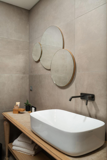 Bathroom 5, The Alma City Apartments, Crete