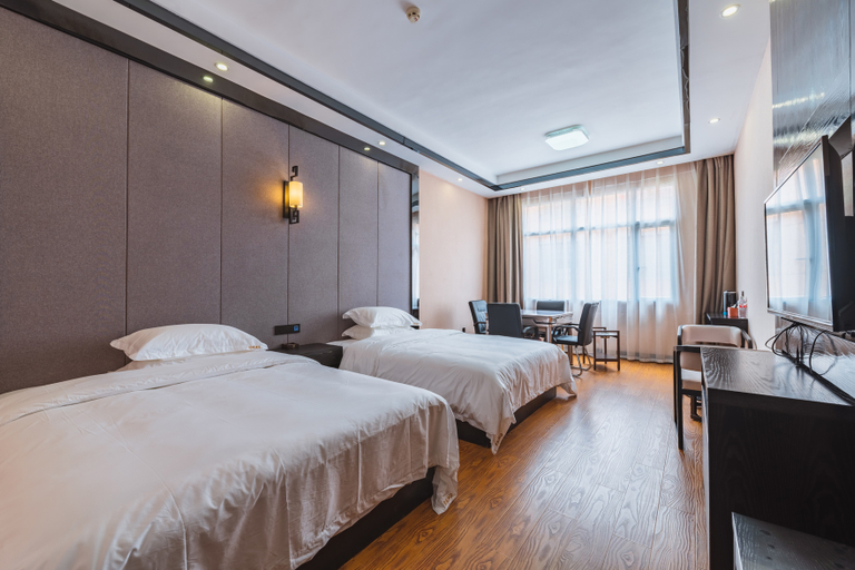 Bedroom 2, Mingcheng Hotel, Tongren