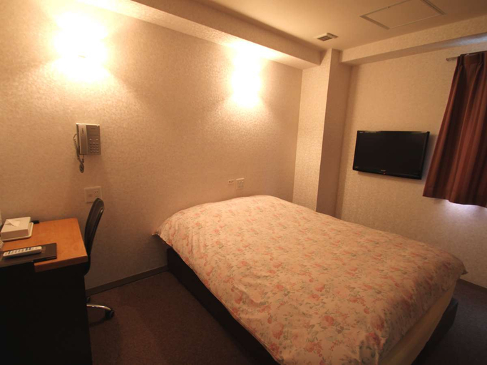 Bedroom 3, Hiroshima Town Hotel, Hiroshima