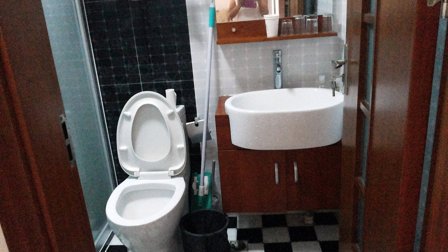 Bathroom 3, Romantic Fish Seaview Apartment, Sanya
