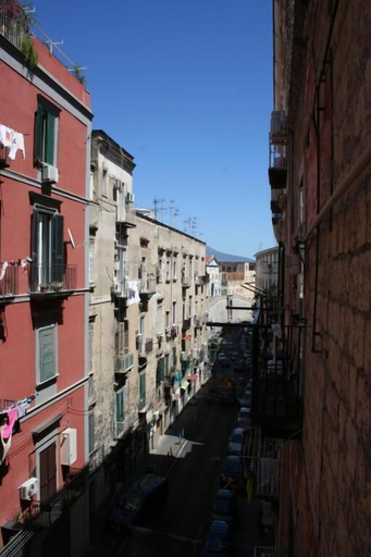 Others 5, Bella mbriana, Napoli