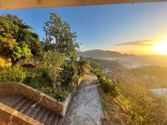 Others 5, Immaculate 3 Bed Villa Overlooking Admiralty Bay