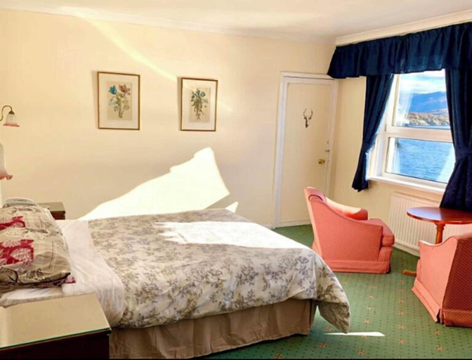 Bedroom 4, Lochalsh Hotel, Highland