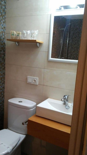 Bathroom 3, Apartamentos Turísticos La Garza, Cáceres