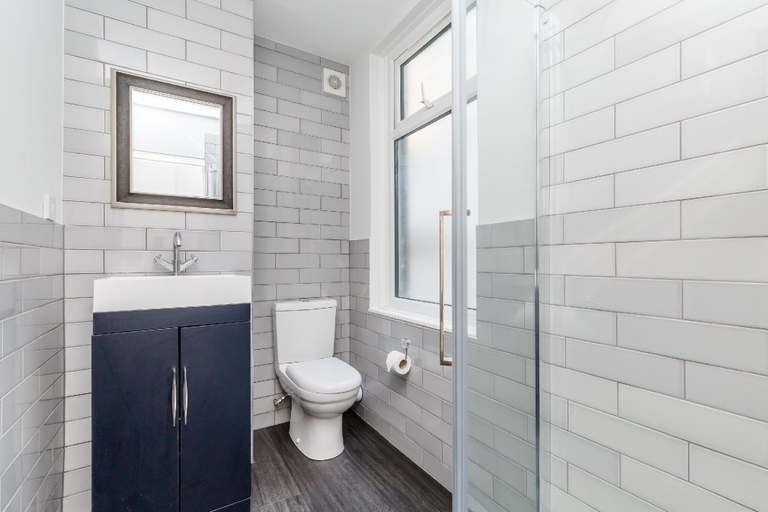 Bathroom 3, City Heart Brighton, Brighton and Hove