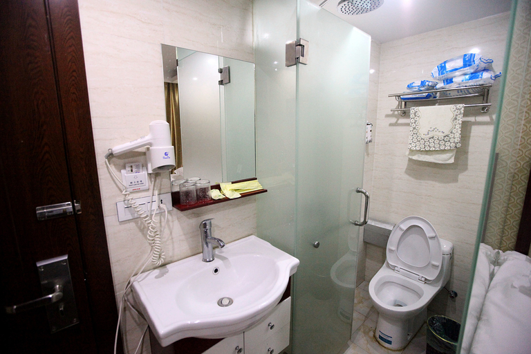 Bathroom 3, Ruihao Hotel, Lishui