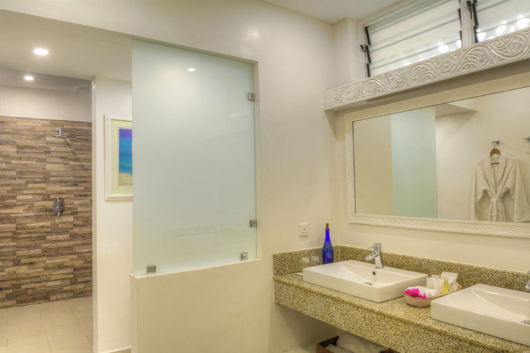 Bathroom 5, Diamonds Dream Of Africa, Malindi