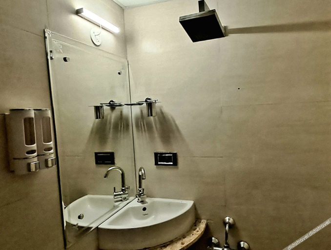 Bathroom 3, iHotels Yercaud , Salem