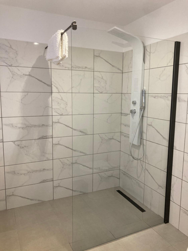 Bathroom 5, Le Mas de la Verrerie, Var