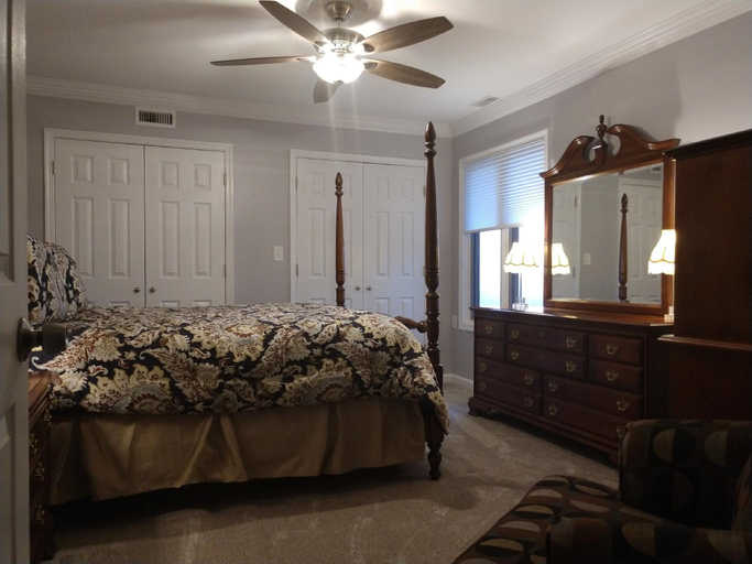 Bedroom 3, Kingsbay Mansion & Vacation Houses, Somerset