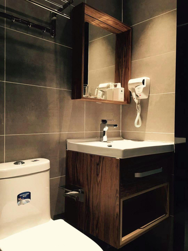 Bathroom 3, Hanting Hotel Zhuhai Xiangzhou Long Distance Bus Station, Zhuhai