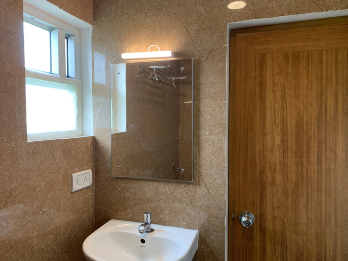 Bathroom 4, Sri Aadhish Grand, Pudukkottai