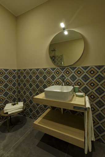 Bathroom 5, Green Ribbon, Milano