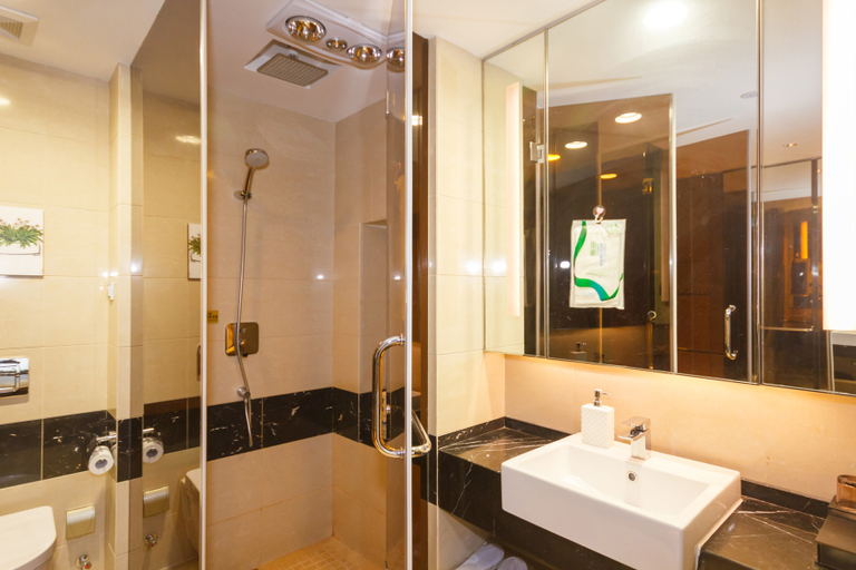 Bathroom 2, Wantong Center Bailian Hanting Hotel, Hangzhou