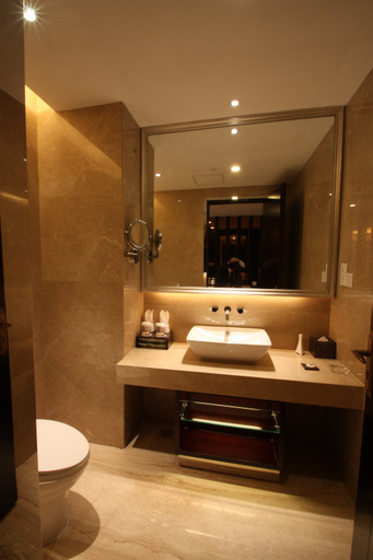 Bathroom 2, Chengdu Xinhua Hotel, Chengdu