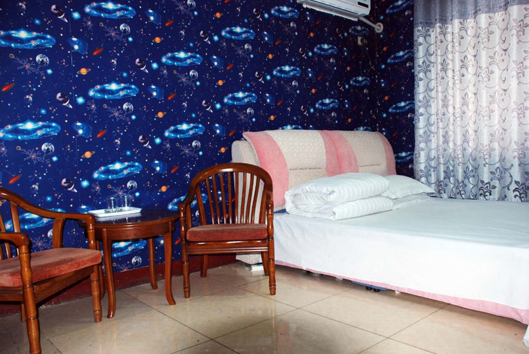 Bedroom 2, Fengyuan Business Hotel, Qingdao
