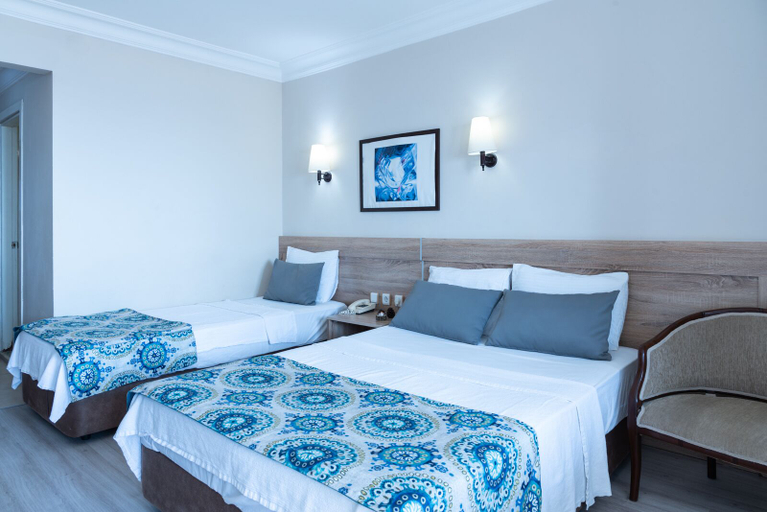 Bedroom 2, FİLA OTEL AYVALIK, Ayvalık