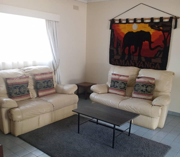 Room 5, Neat and cosy cottage with pool - 2103, Harare