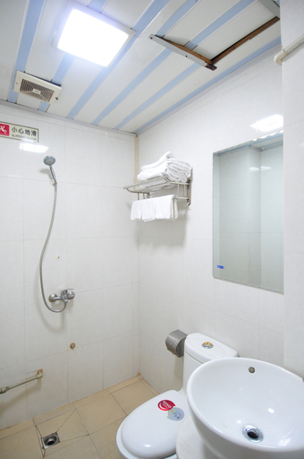 Bathroom 2, Meiguan Hotel (Sanya No.1 Middle School), Sanya