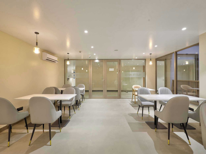 Restaurant 5, Palette Hotel Millennium City, Gurgaon