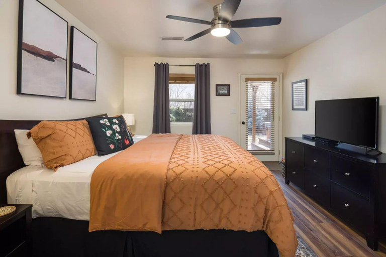 Bedroom, Cottonwoods 419, Grand