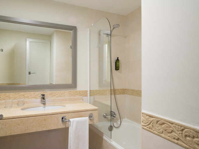 Bathroom 5, Ona Marinas de Nerja Spa Resort, Málaga