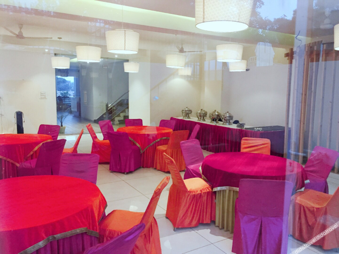 Food & Drinks 4, Lotus Grand Akm, Solan