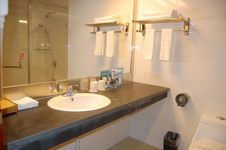 Bathroom, Furong Business Hotel, Shantou