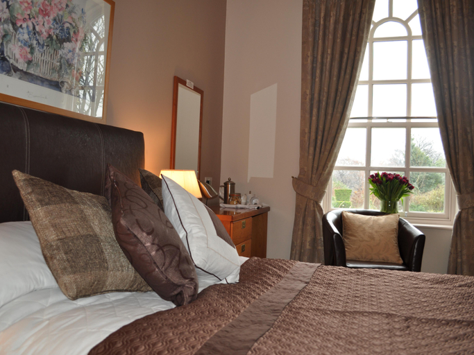 Bedroom 3, Healds Hall Hotel West Yorkshire, Kirklees