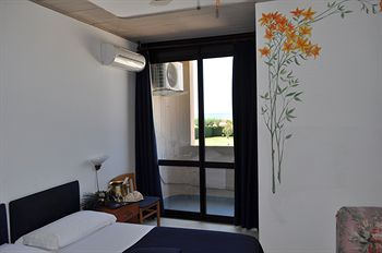 Others 3, Aurhotel, Caserta