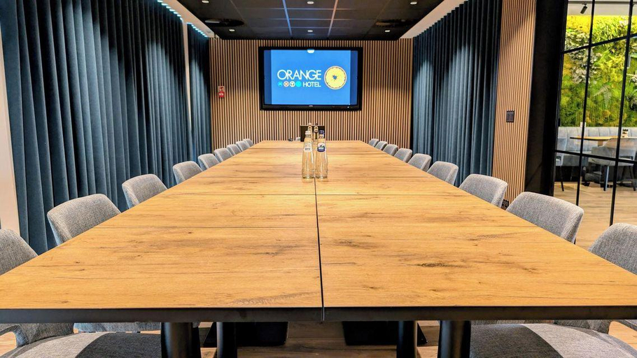 Business Facilities, Orange Hotel La Louviere, Hainaut