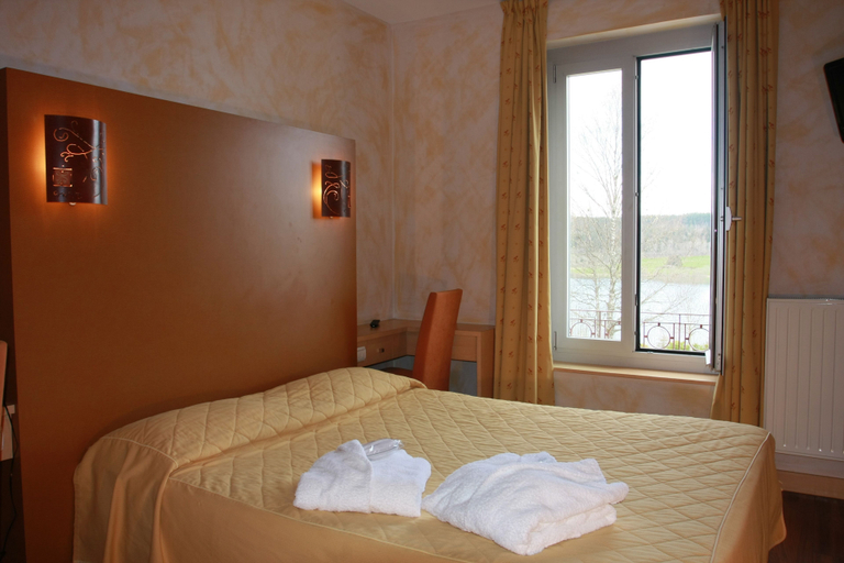 Bedroom 5, Hôtel Le Lac, Doubs