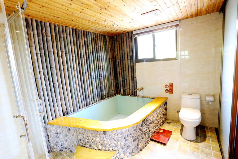 Bathroom 2, Mengla Hot Spring Tavern, Nanjing