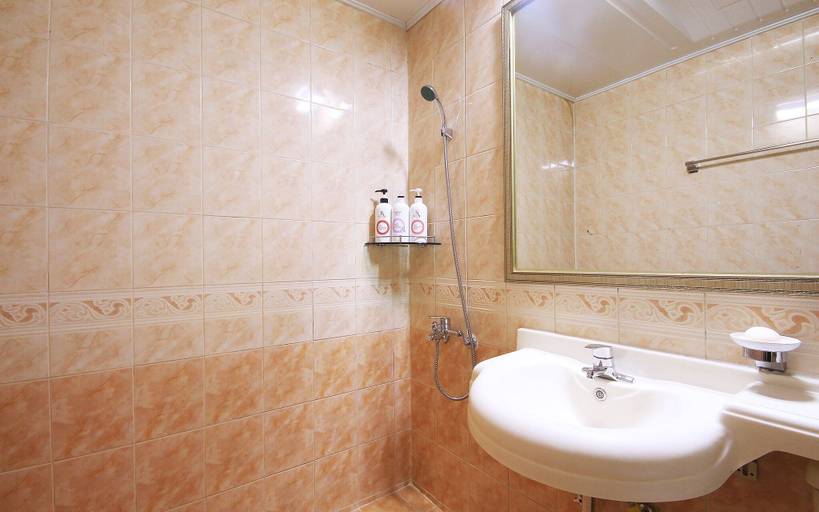 Bathroom, Gunsan Jjack, Gunsan