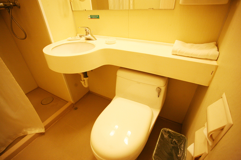 Bathroom, Jinjiang Inn (Taiyuan Xuefu Street), Taiyuan