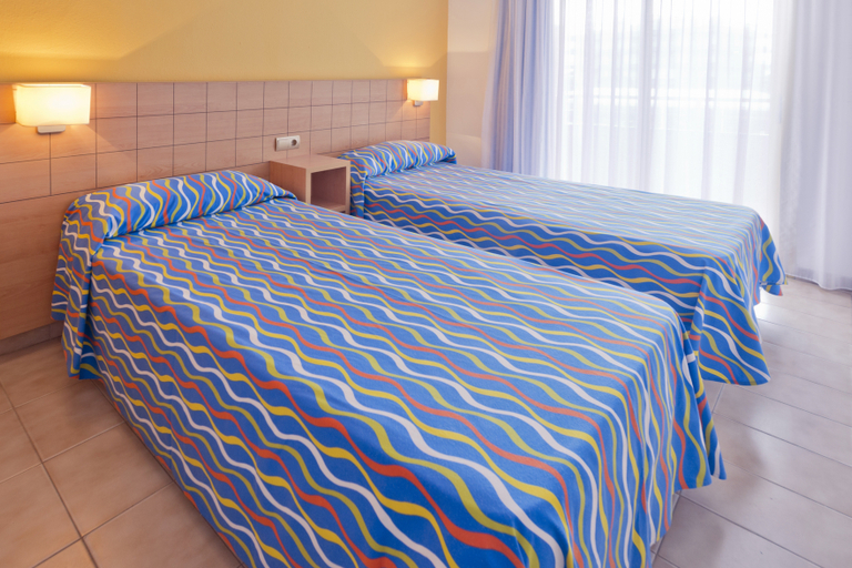 Bedroom 4, Voramar Cambrils, Tarragona