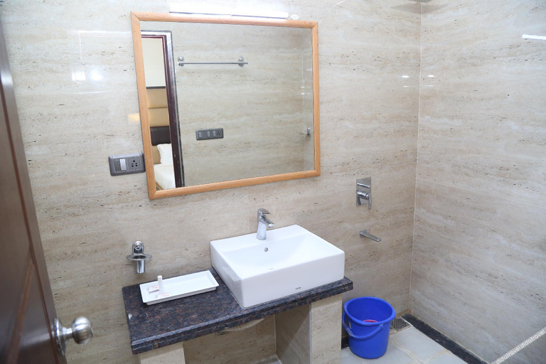 Bathroom 4, Treebo Kingsbury Fiesta Vellore, Vellore