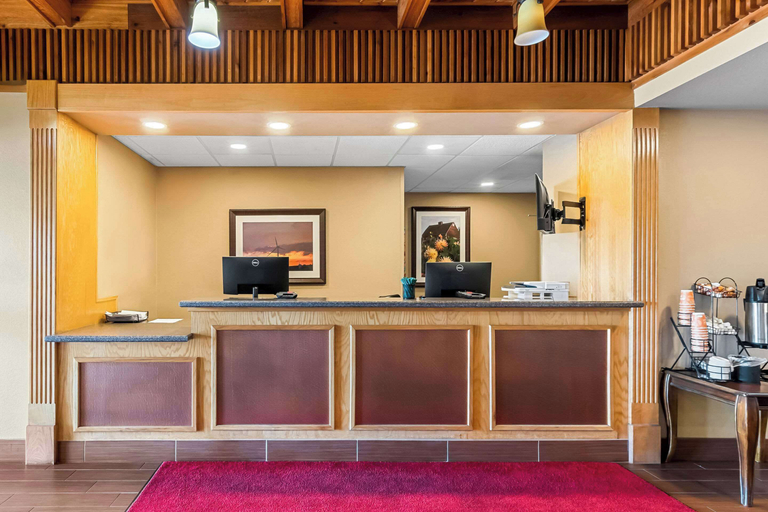 Public Area 2, Quality Inn Blackwell I-35, Kay