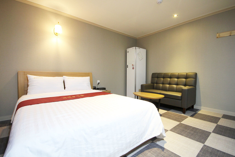 Bedroom 2, Yeosu Hi, Yeosu