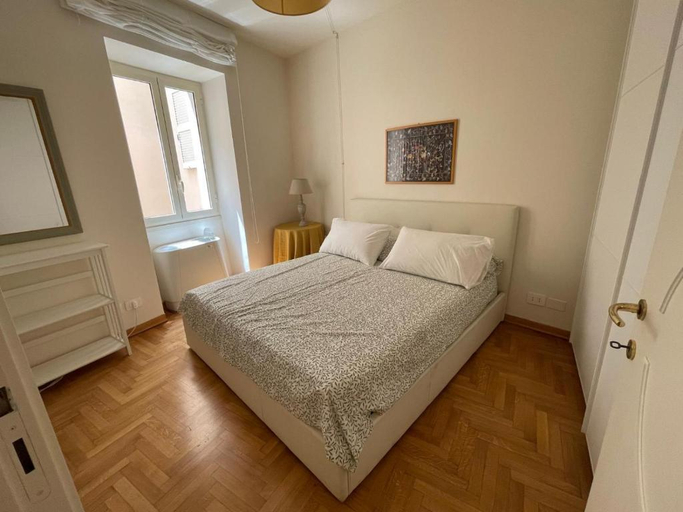 Bedroom 2, Foro Romano Apartments E, Roma