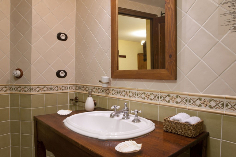 Bathroom 4, HOTEL TRISKEL, Alicante