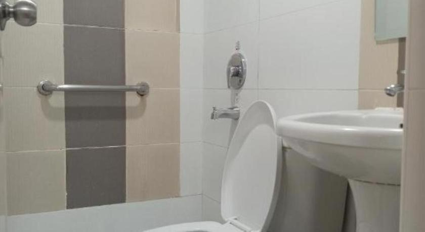 Bathroom, Hotel Sogo Mexico Pampanga, San Fernando City