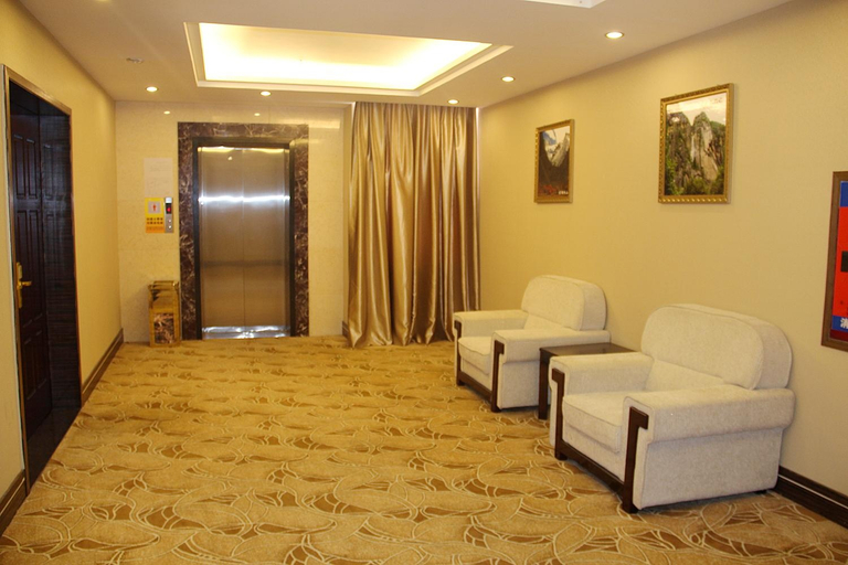 Others 3, Yuxi Hotel, Nyingtri