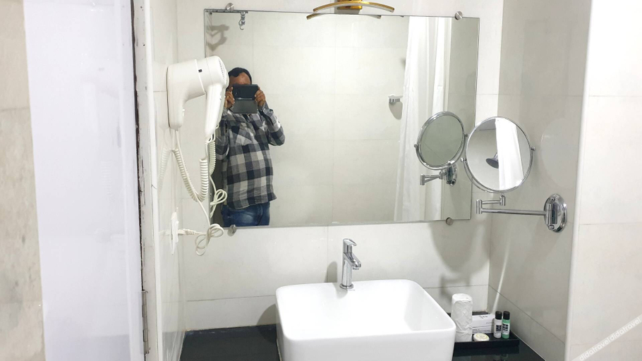 Bathroom 4, VSR Grand, Chittoor