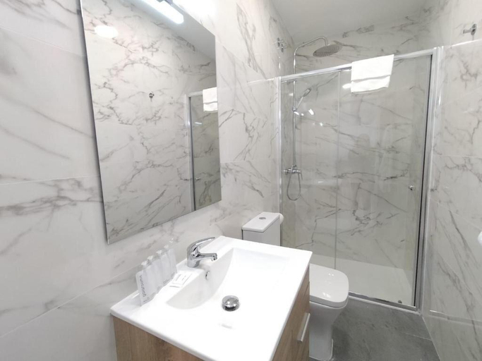 Bathroom 3, Apartamentos Vacceas by gaiarooms, Salamanca