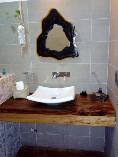 Bathroom 5, Madre Tierra Hotel & Coworking, Dist. Pochutla
