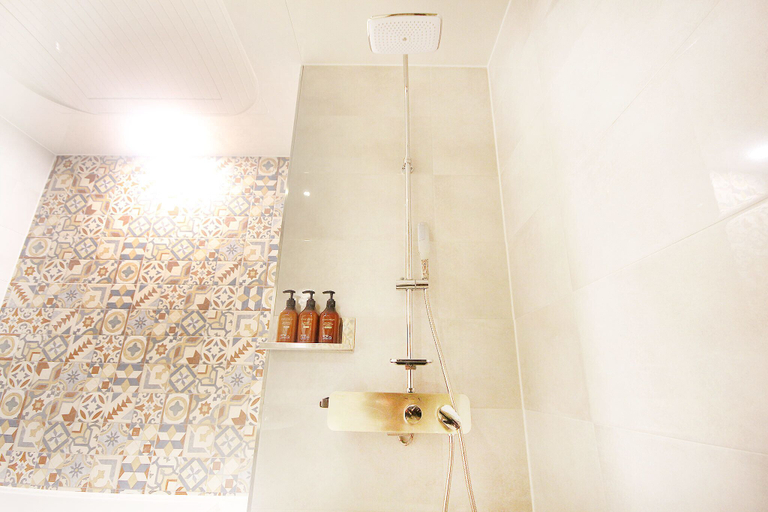 Bathroom 3, Yangsan Mulgeum 369, Yangsan